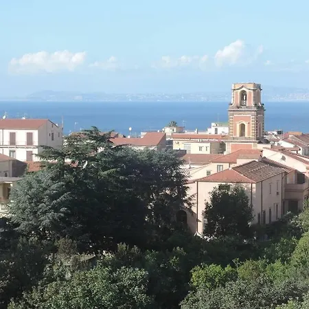 Virginia's * Sorrento