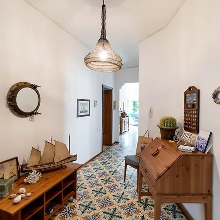 Virginia's * Sorrento