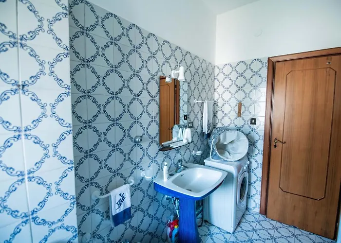 Virginia's * Sorrento